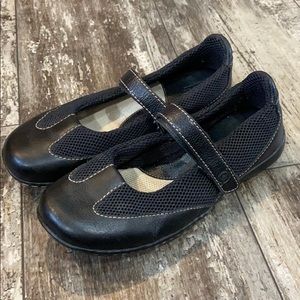 Woman’s Born Mary Jane Shoes, Size 8
